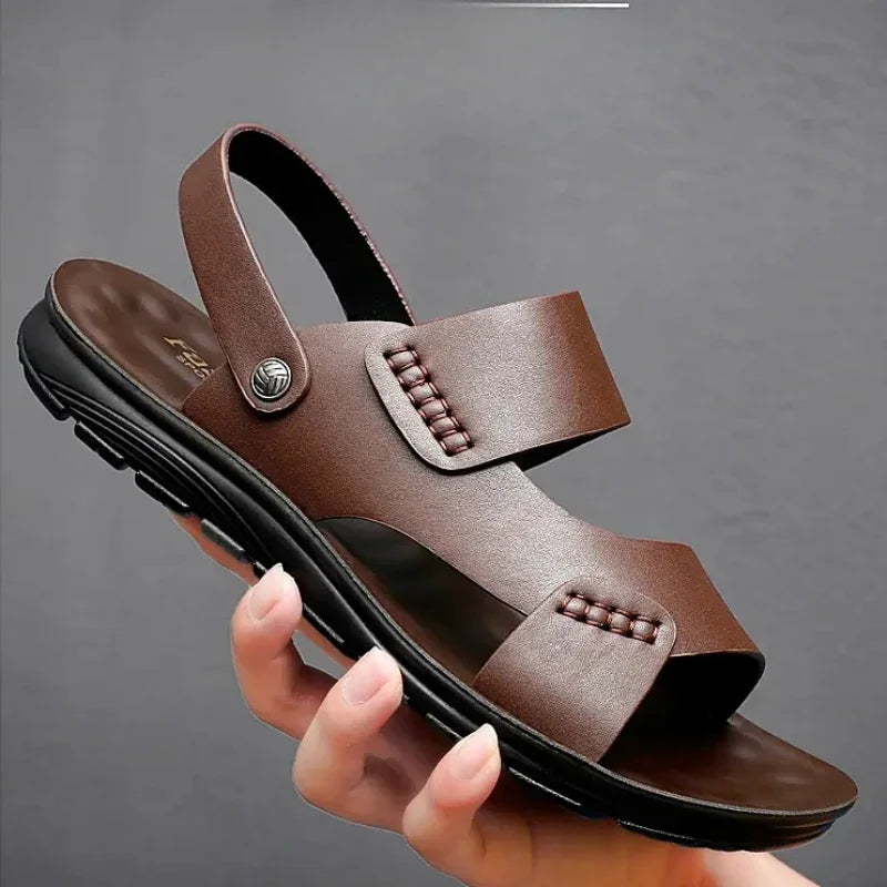 James™ bruine eenvoudige platte herren leren sandalen
