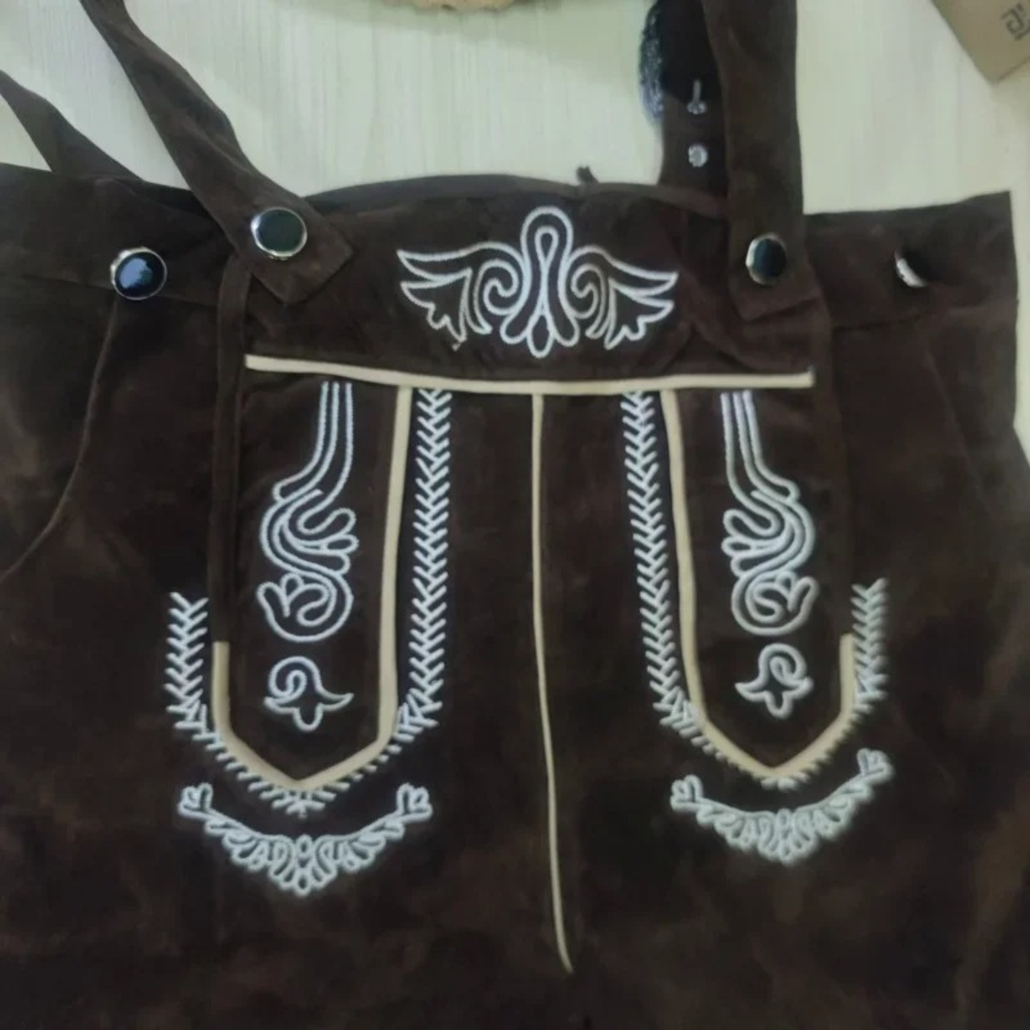 AlpenGe - Lederhosen voor Heren met Kniebanden en Borduursels - Feestkleding