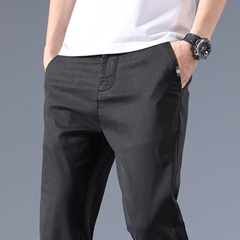 James™ Rechte Khaki herenpantalon met dunne stijl strijken
