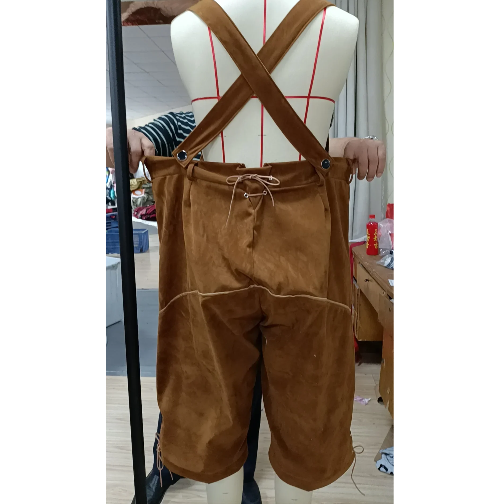 AlpenGe - Lederhosen voor Heren met Kniebanden en Borduursels - Feestkleding